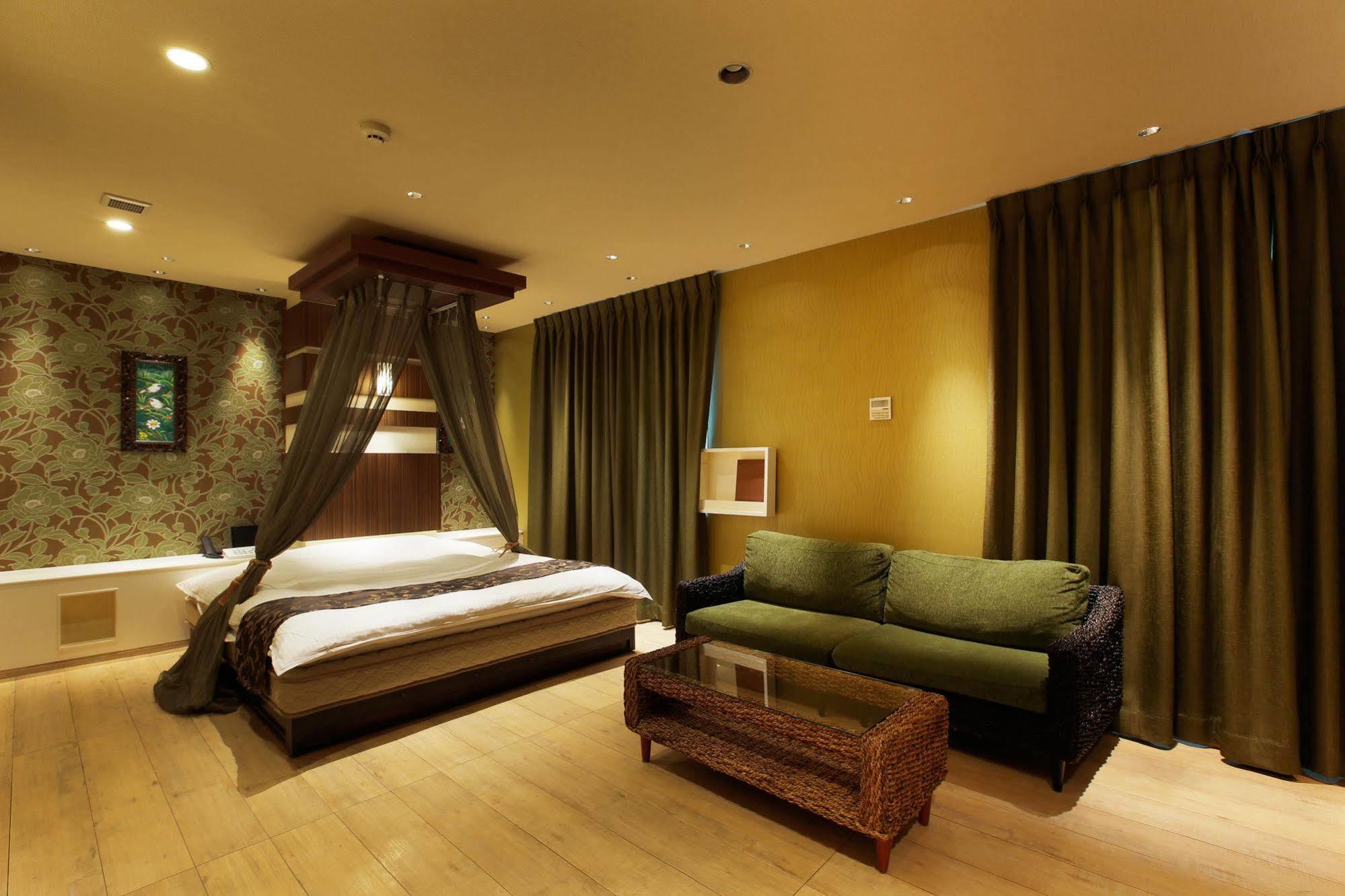 Hotel Atlantis (Adults Only) Osaka Bagian luar foto